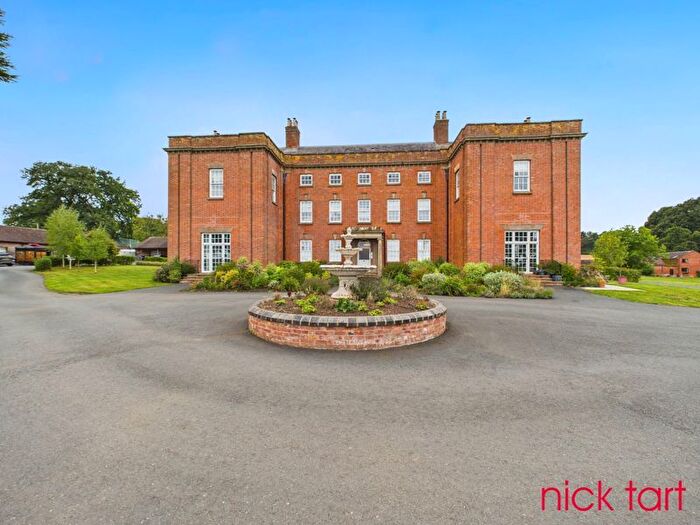 2 Bedroom Flat To Rent In Gatacre Hall, Claverley, WV5