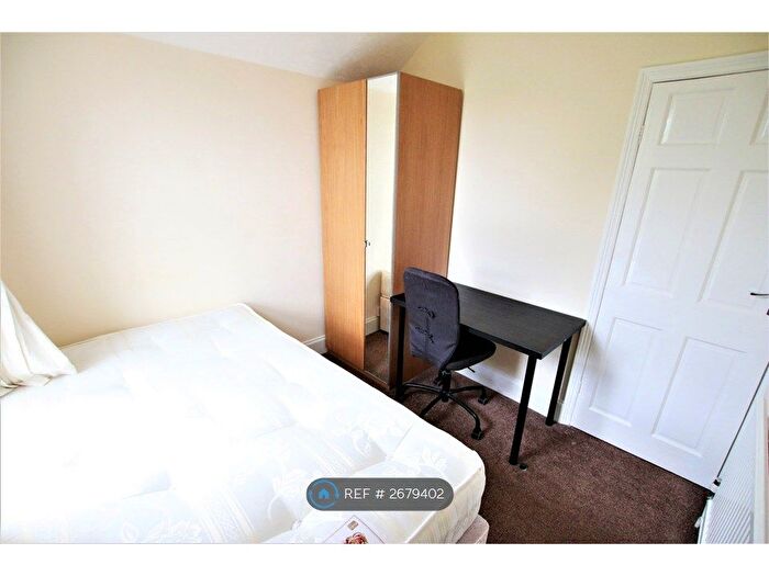 3 Bedroom Terraced House To Rent In St. Edwards Road, Reading, RG6