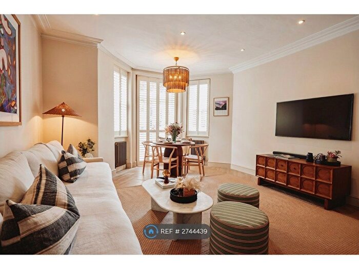3 Bedroom Semi-Detached House To Rent In Tregunter Road, London, SW10