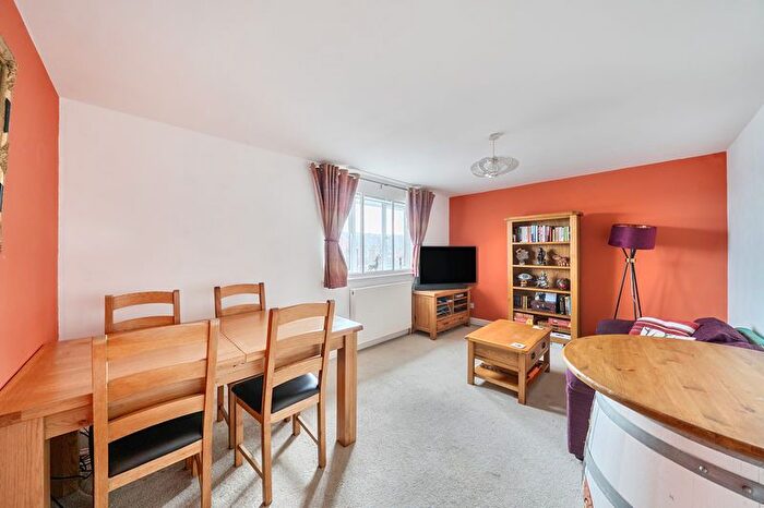 2 Bedroom Flat For Sale In Sandy Lane, East Oxford, OX4