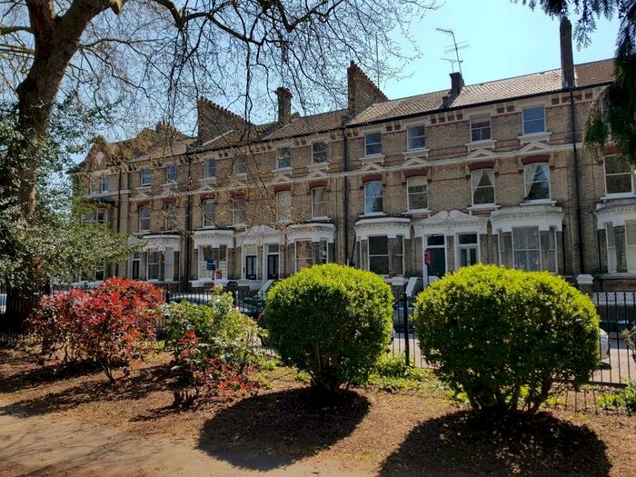 1 Bedroom Flat To Rent In St Andrews Square, Surbiton, London, KT6