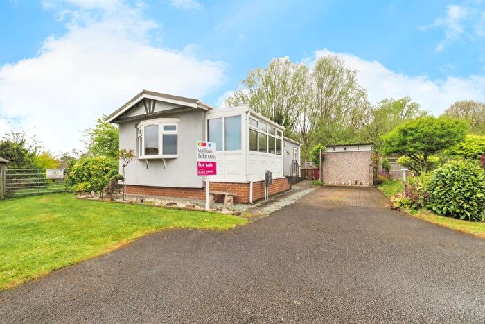 2 Bedroom Park Home For Sale In Ashfield Park, Scunthorpe, DN17