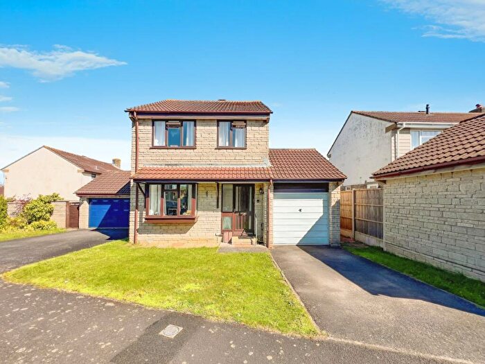 3 Bedroom Detached House For Sale In Brookfield Way, Street, BA16