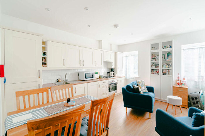 1 Bedroom Flat For Sale In Midland Way, Thornbury, Bristol, BS35