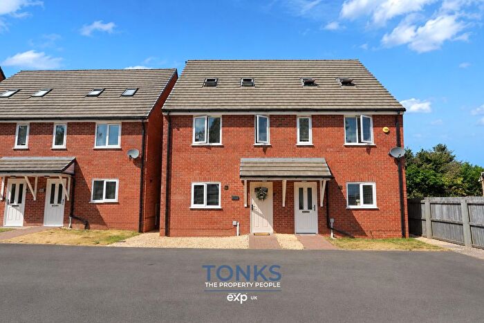 3 Bedroom Semi-Detached House For Sale In Lye Close Lane, Birmingham, B32