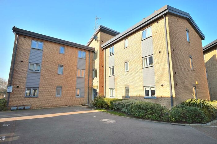 2 Bedroom Apartment To Rent In Old Towcester Road, Northampton, NN4