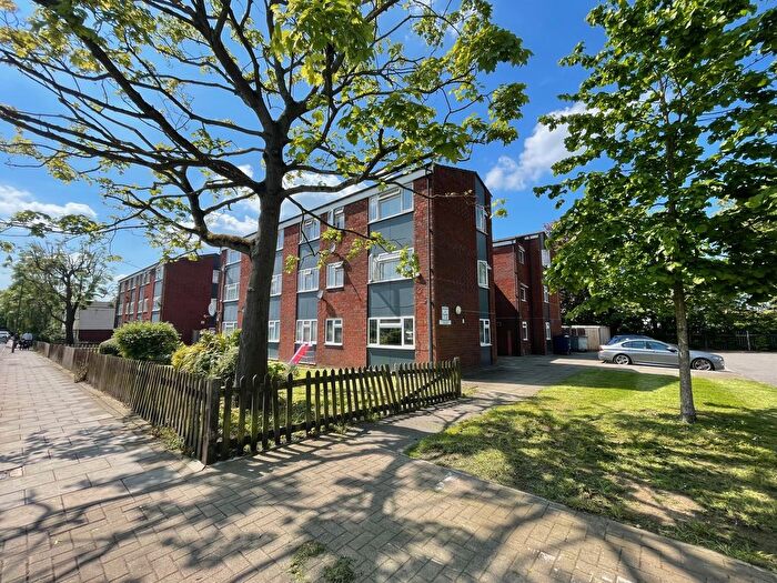 2 Bedroom Flat To Rent In Stuart Avenue, Harrow, HA2