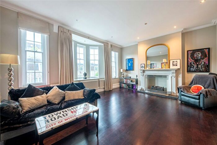 2 Bedroom Flat For Sale In Holland Park Road, London, W14