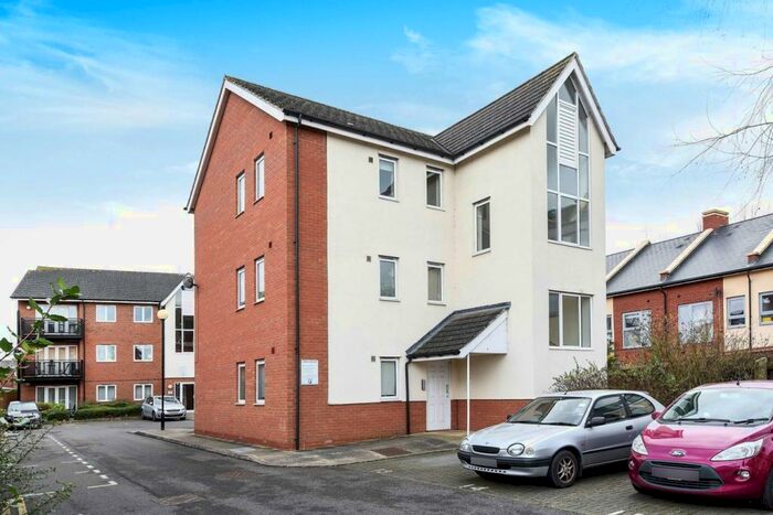 2 Bedroom Ground Flat To Rent In Fishponds Road, Hitchin, SG5