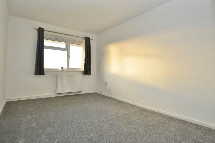 2 Bedroom Apartment To Rent In King Charles Road, Surbiton, KT5