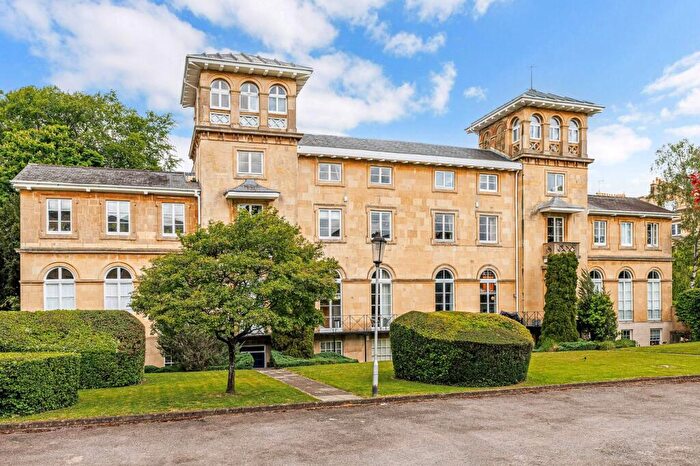 1 Bedroom Apartment For Sale In Lansdown Court, Malvern Road, Cheltenham, GL50
