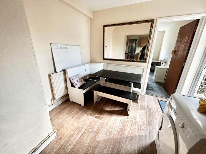 4 Bedroom House To Rent In Edmund Road, Southsea, PO4