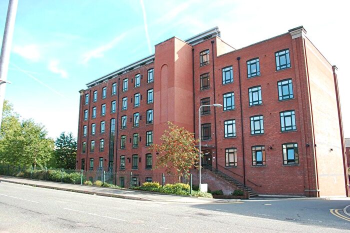 1 Bedroom Penthouse To Rent In Mossley Road, Ashton-under-Lyne, Greater Manchester, OL6