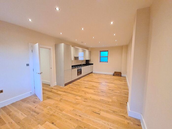 1 Bedroom Apartment To Rent In High Street South, Dunstable, LU6