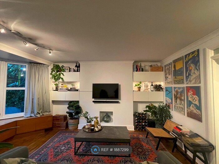 2 Bedroom Flat To Rent In Yonge Park, London, N4