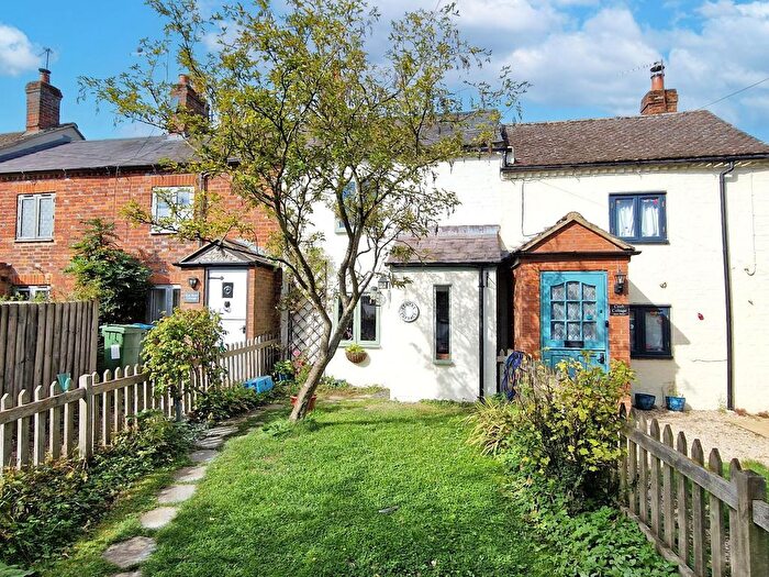2 Bedroom Cottage For Sale In Main Street, Twyford, Buckingham, MK18