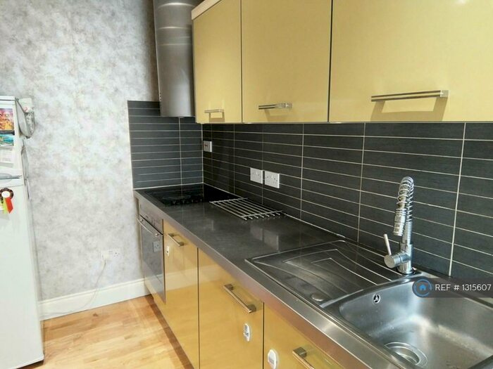 2 Bedroom Maisonette To Rent In () Palmerston Road, London, N22