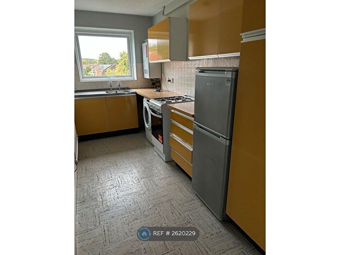 2 Bedroom Flat To Rent In Henley Drive, Frimley Green, Camberley, GU16