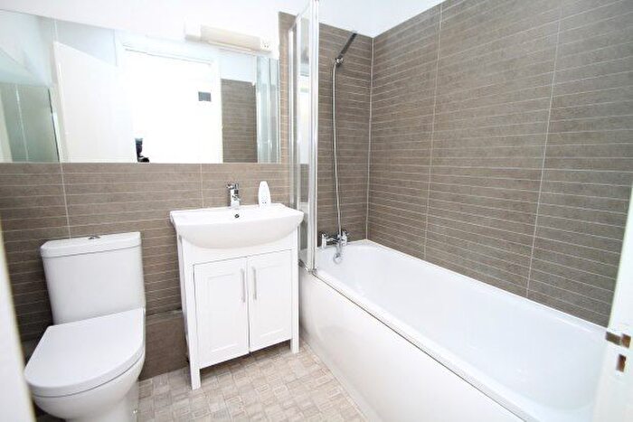 1 Bedroom Flat To Rent In Richfield Court, Beckenham, BR3