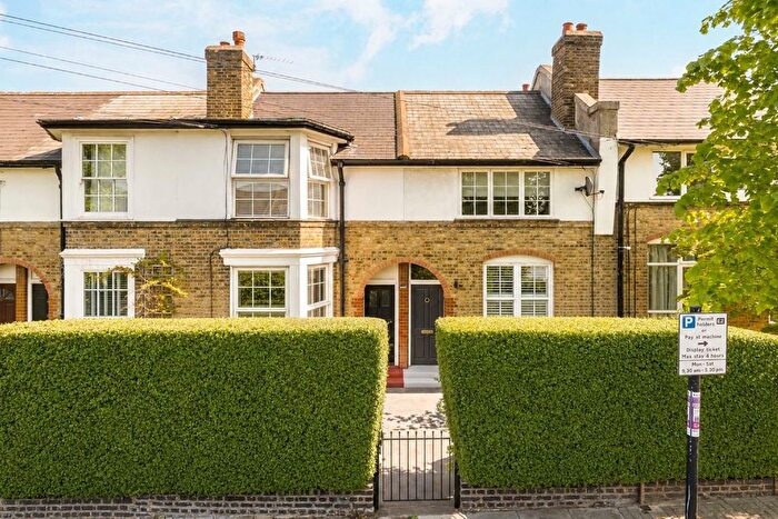 2 Bedroom Terraced House For Sale In Lessingham Avenue, Tooting, SW17