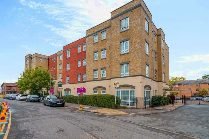 2 Bedroom Apartment To Rent In Burnham, Slough, SL1