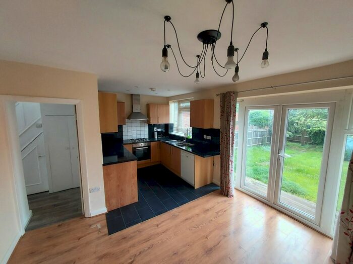 4 Bedroom Semi-Detached House To Rent In Whitegate Gardens, Harrow Weald, Harrow, HA3