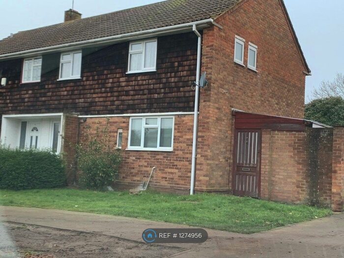 3 Bedroom Semi-Detached House To Rent In Wellstye Green, Basildon SS14