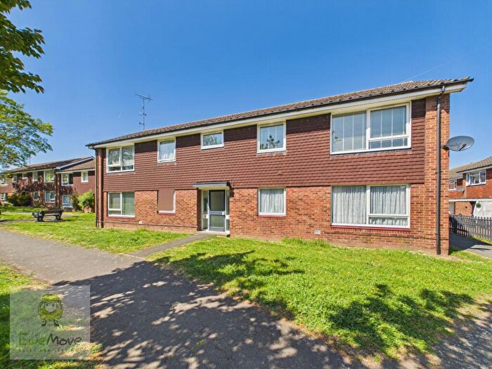 2 Bedroom Apartment For Sale In Blackman Close, Hoo, Rochester, ME3