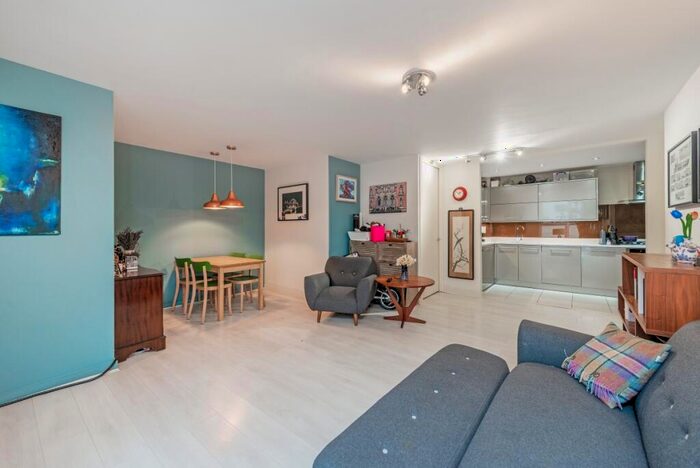 2 Bedroom Flat To Rent In Seward Street London, EC1V