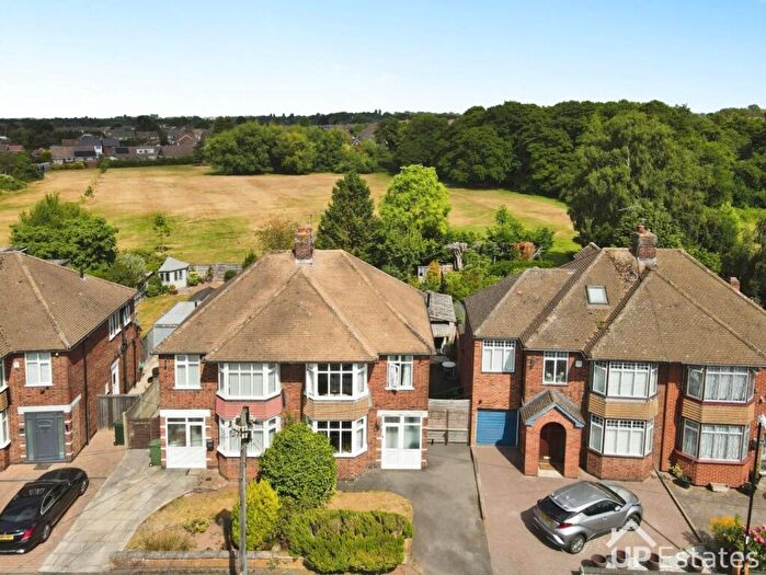 3 Bedroom Semi-Detached House For Sale In Arnold Avenue, Styvechale, Coventry, CV3