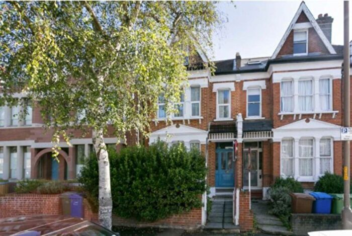 2 Bedroom Flat To Rent In Elmwood Road, Herne Hill, SE24