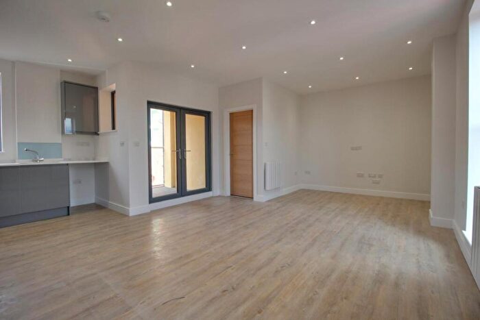 1 Bedroom Flat To Rent In Reading Road South, Fleet, Hampshire, GU52