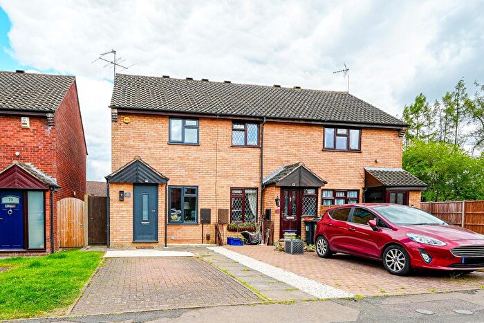 2 Bedroom End Of Terrace House For Sale In Wyngates, Leighton Buzzard, LU7