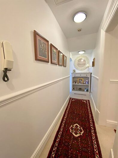 1 Bedroom Flat For Sale In Leeds Road, Harrogate, HG2