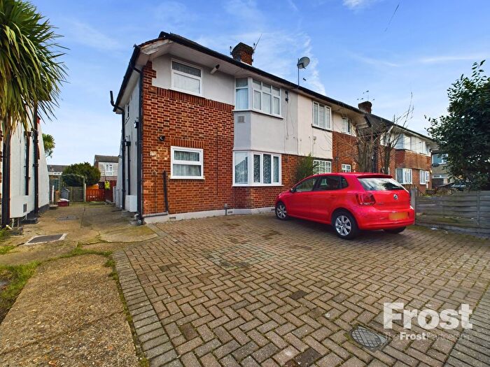 2 Bedroom Maisonette To Rent In Elmcroft Close, Feltham, TW14
