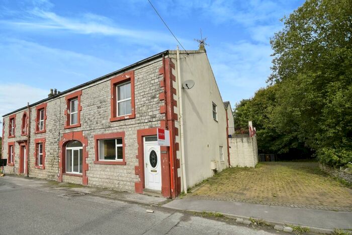 4 Bedroom Semi-Detached House For Sale In Peak Dale, Buxton, Derbyshire, SK17