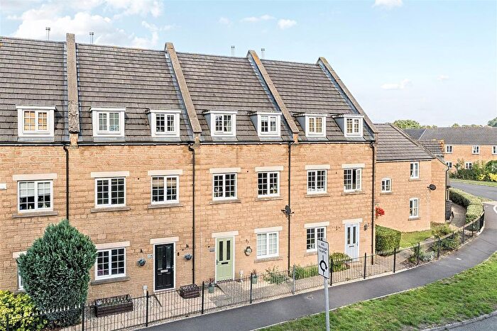 4 Bedroom Terraced House For Sale In Canal Way, Ilminster, Somerset, TA19