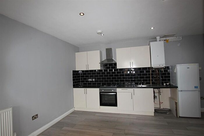 1 Bedroom Flat To Rent In Brook Street, London, N17