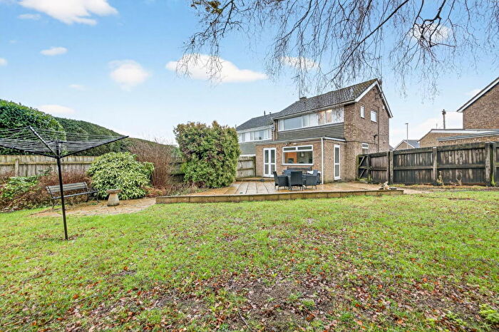 3 Bedroom Semi Detached House For Sale In Balfour Drive, Rothwell, NN14