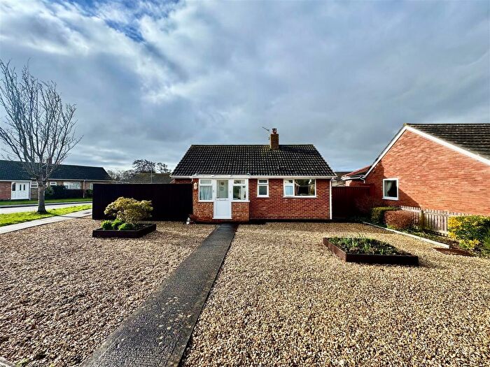 3 Bedroom Detached Bungalow For Sale In Stoddens Walk, Burnham-On-Sea, TA8