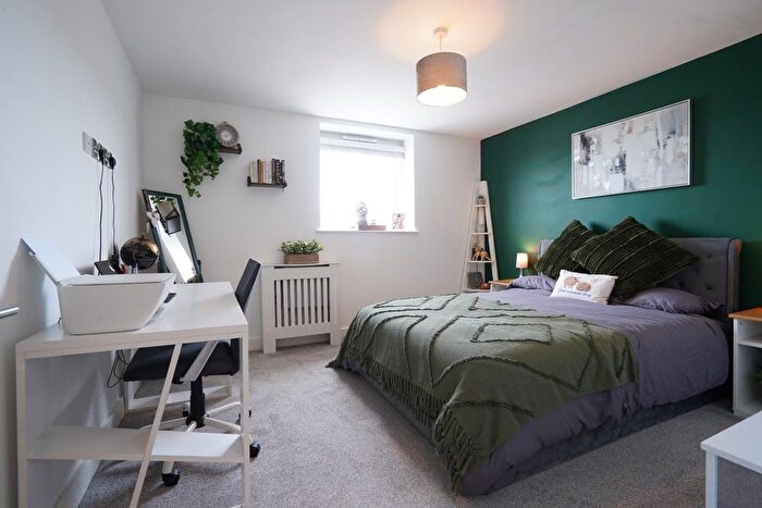 2 Bedroom Flat For Sale In Palatine Road, Manchester, M22