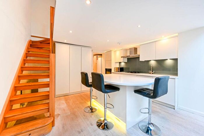 4 Bedroom House To Rent In Mornington Crescent, Mornington Crescent, London, NW1