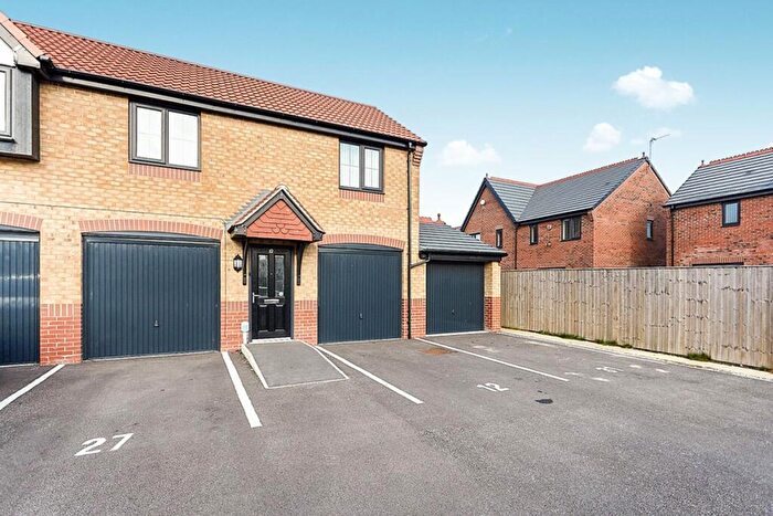 2 Bedroom Apartment To Rent In College Gardens, Hull, HU3