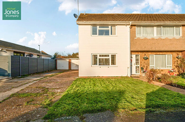 2 Bedroom End Of Terrace House To Rent In Penstone Close, Lancing, West Sussex, BN15