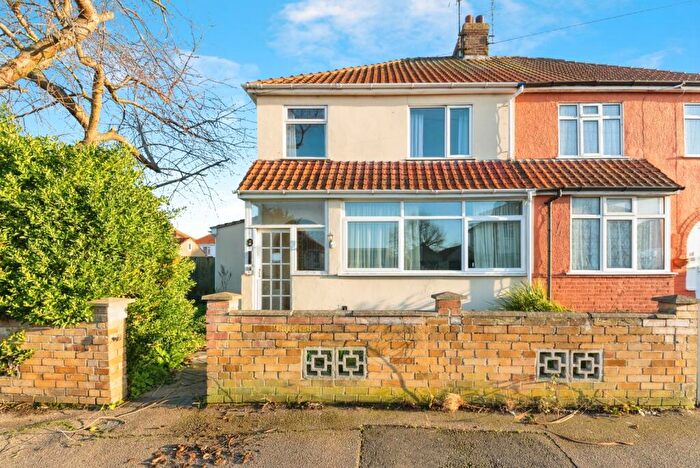 4 Bedroom Semi Detached House For Sale In Thomas Road, Clacton-on-Sea, Essex, CO15
