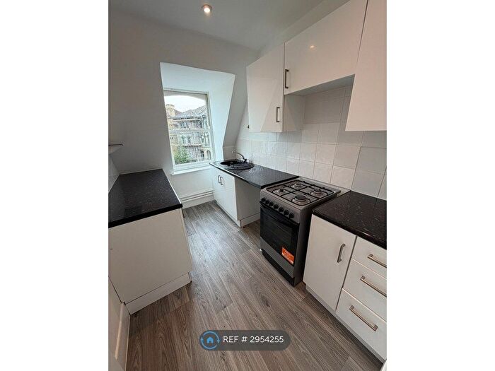 1 Bedroom Flat To Rent In Cornwallis Gardens, Hastings, TN34