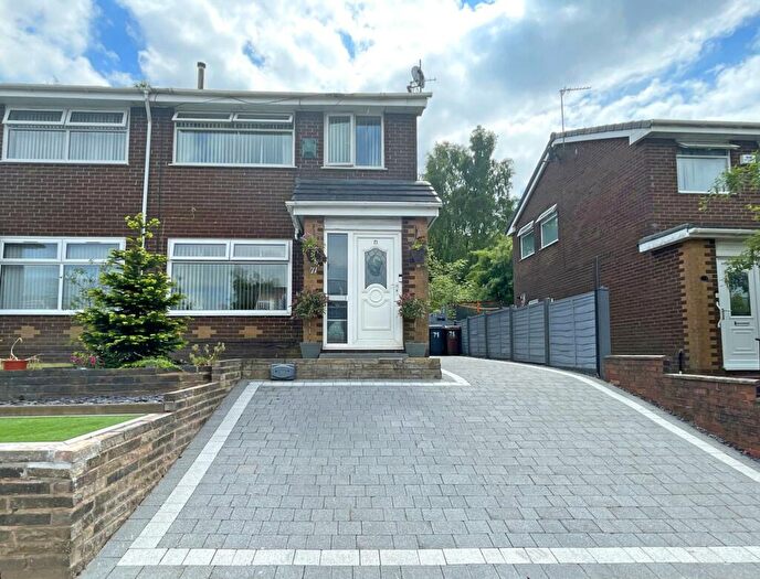 3 Bedroom Semi-Detached House To Rent In Lowside Drive, Roundthorn, OL4
