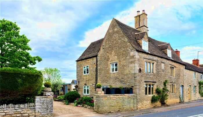 4 Bedroom Semi-Detached House For Sale In Main St, Upper Benefield, PE8