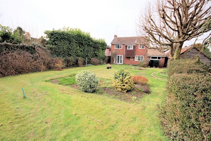 4 Bedroom Detached House For Sale In Hockliffe Road, Tebworth, Leighton Buzzard, LU7