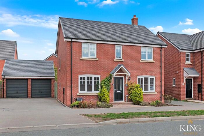 4 Bedroom Detached House For Sale In Chestnut Avenue, Meon Vale, Stratford-Upon-Avon, CV37